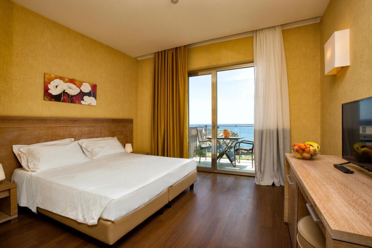 Grand Hotel Yachting Palace Riposto Exterior photo